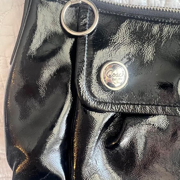 Coach Poppy Black Patent Leather Shoulder Bag/Crossbody Bag - Picture 3 of 7